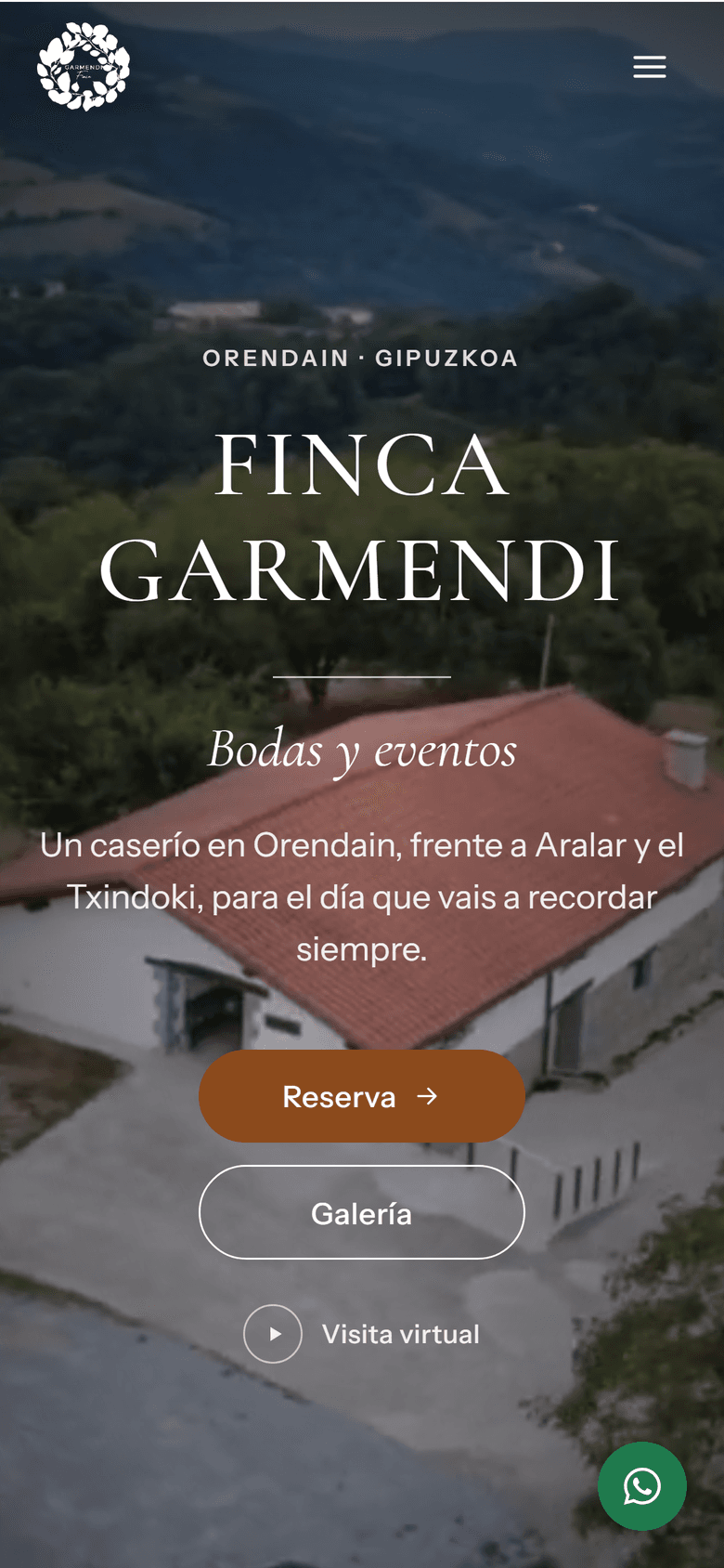 Finca Garmendi: the home page over the drone video of the farmhouse, with the booking button and the virtual tour