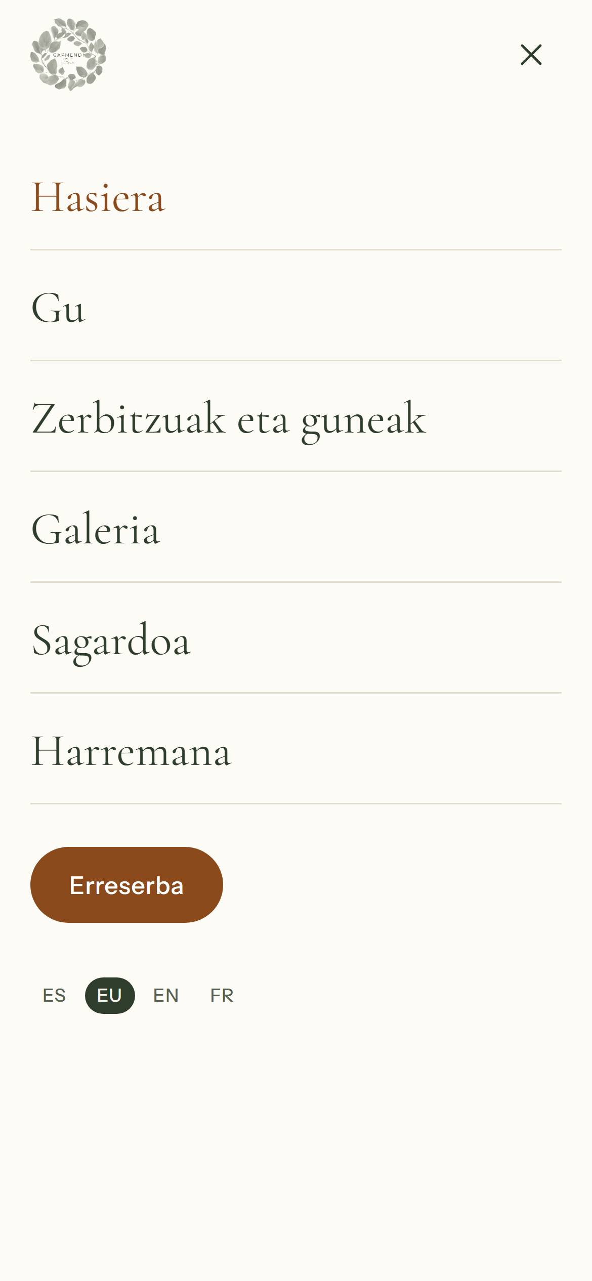 Finca Garmendi: the mobile menu in Basque, with the ES, EU, EN and FR language selector
